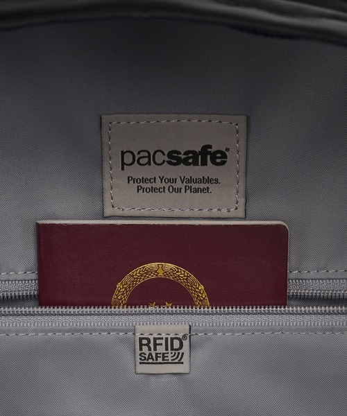 pacsafe(パックセーフ)の「pacsafe/パックセーフ W 10L backpack/バックパック(バックパック/リュック・レディース・ブラック・FREE)」の16枚目の写真