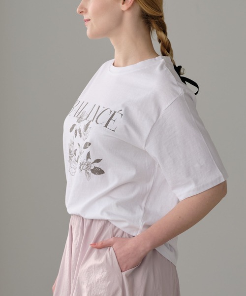 Mia (ミア)の「ボタニカルTシャツ(Tシャツ/カットソー・レディース・ホワイト/チャコールグレー・FREE)」の6枚目の写真