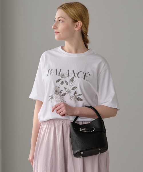 Mia (ミア)の「ボタニカルTシャツ(Tシャツ/カットソー・レディース・ホワイト/チャコールグレー・FREE)」の13枚目の写真