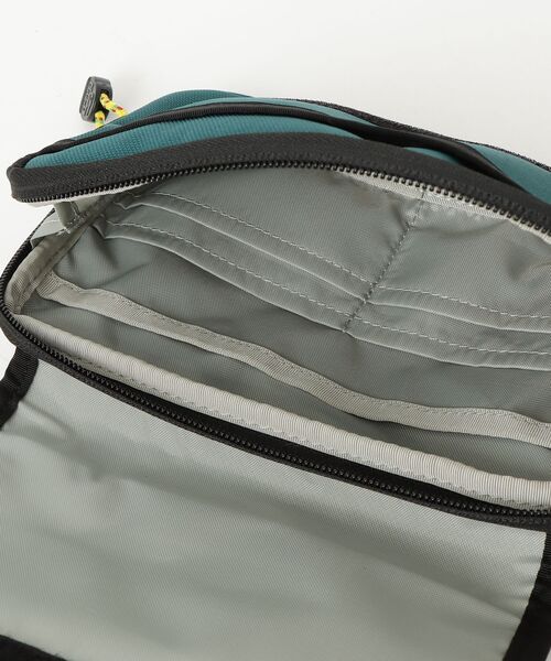 CHUMS（チャムス）の「チャムス CHUMS Recycle Wallet Shoulder Pouch（ショルダーバッグ・メンズ・その他・ONE SIZE）」の4枚目の写真