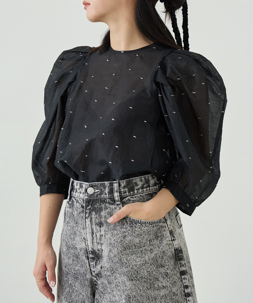 IENA LA BOUCLE（イエナラブークル）の「《追加》IENA LA BOUCLE コットンオーガンザエンブロイダリーパフィーブラウス（シャツ/ブラウス・レディース・ブラック・FREE）」の19枚目の写真