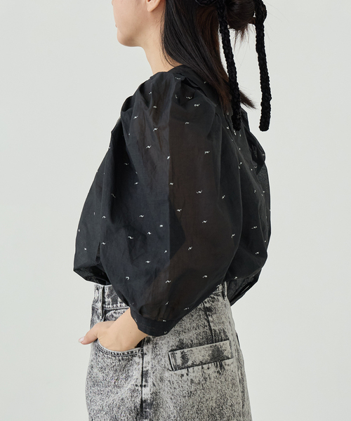 IENA LA BOUCLE（イエナラブークル）の「《追加》IENA LA BOUCLE コットンオーガンザエンブロイダリーパフィーブラウス（シャツ/ブラウス・レディース・ブラック・FREE）」の21枚目の写真