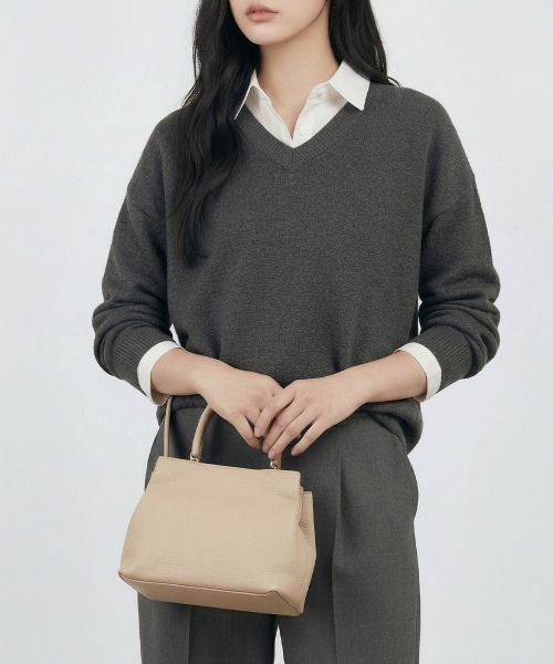Charis Poche(カリスポシェ)の「【本革】2WAYミニトートバッグ/カーフスキン(トートバッグ・レディース・ブラック/ベージュ/グレー・ONE SIZE)」の11枚目の写真