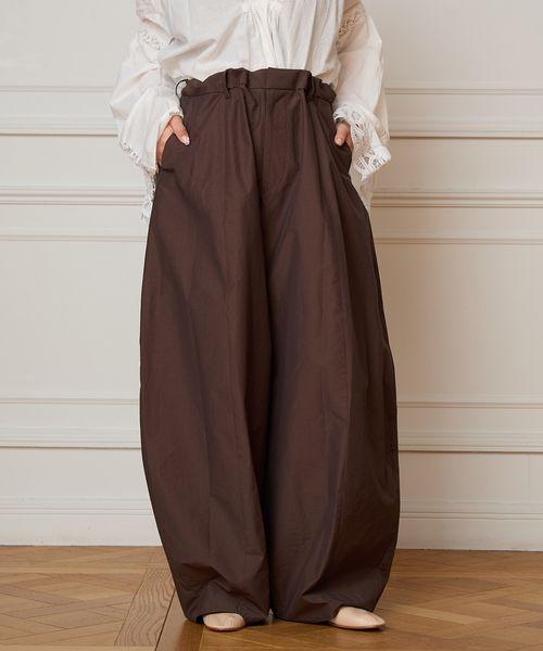 IENA LA BOUCLE（イエナラブークル）の「《接触冷感/撥水》IENA LA BOUCLE タッサーパラシュートバルーンスラックス（スラックス・レディース・ブラウン/グレー・38/36）」の15枚目の写真