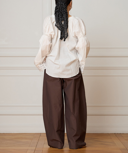 IENA LA BOUCLE(イエナラブークル)の「《接触冷感/撥水》IENA LA BOUCLE タッサーパラシュートバルーンスラックス(スラックス・レディース・ブラウン/グレー・38/36)」の17枚目の写真