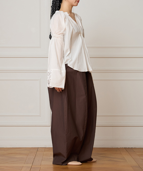 IENA LA BOUCLE(イエナラブークル)の「《接触冷感/撥水》IENA LA BOUCLE タッサーパラシュートバルーンスラックス(スラックス・レディース・ブラウン/グレー・38/36)」の16枚目の写真