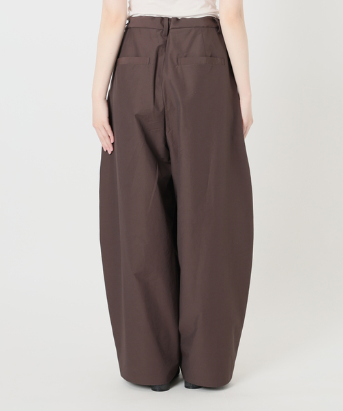 IENA LA BOUCLE(イエナラブークル)の「《接触冷感/撥水》IENA LA BOUCLE タッサーパラシュートバルーンスラックス(スラックス・レディース・ブラウン/グレー・38/36)」の13枚目の写真