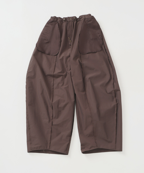 IENA LA BOUCLE(イエナラブークル)の「《接触冷感/撥水》IENA LA BOUCLE タッサーパラシュートバルーンスラックス(スラックス・レディース・ブラウン/グレー・38/36)」の6枚目の写真