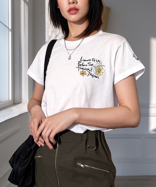 Candlestick（キャンドルスティック）の「フラワーロゴ刺繍 コンパクトTシャツ（Tシャツ/カットソー・レディース・ブラック系1/ホワイト/ブラック系/ブラック・FREE）」の12枚目の写真