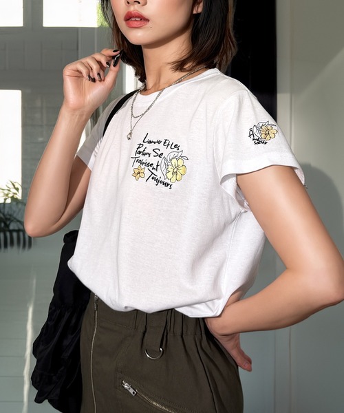 Candlestick（キャンドルスティック）の「フラワーロゴ刺繍 コンパクトTシャツ（Tシャツ/カットソー・レディース・ブラック系1/ホワイト/ブラック系/ブラック・FREE）」の13枚目の写真