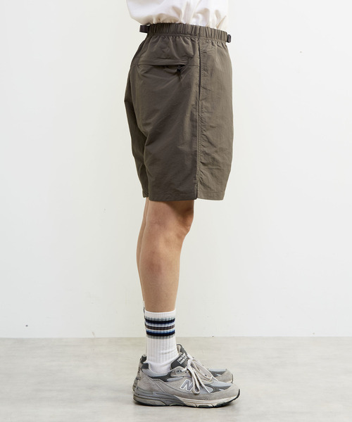 MEN'S MELROSE(メンズメルローズ)の「【Gramicci/グラミチ】ナイロンパッカブルGショーツ | G6SM-P082(チノパンツ・メンズ・グレー/オリーブ/ブラック/ブラウン・3/4/5)」の8枚目の写真