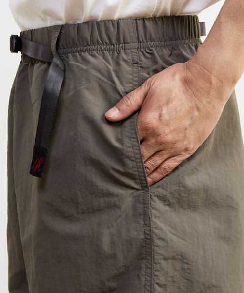 MEN'S MELROSE(メンズメルローズ)の「【Gramicci/グラミチ】ナイロンパッカブルGショーツ | G6SM-P082(チノパンツ・メンズ・グレー/オリーブ/ブラック/ブラウン・3/4/5)」の6枚目の写真