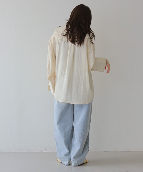 cheriella（シェリエラ）の「【cheriella】シアービッグカラーリボンブラウス　SHEER BIG-COLLAR RIBBON BLOUSE（シャツ/ブラウス・レディース・ブルー/オフホワイト/ブラック/ベージュ・FREE）」の20枚目の写真
