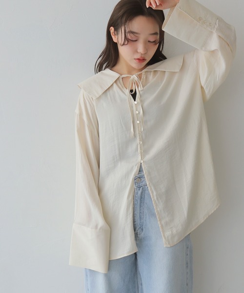 cheriella（シェリエラ）の「【cheriella】シアービッグカラーリボンブラウス　SHEER BIG-COLLAR RIBBON BLOUSE（シャツ/ブラウス・レディース・ブルー/オフホワイト/ブラック/ベージュ・FREE）」の13枚目の写真