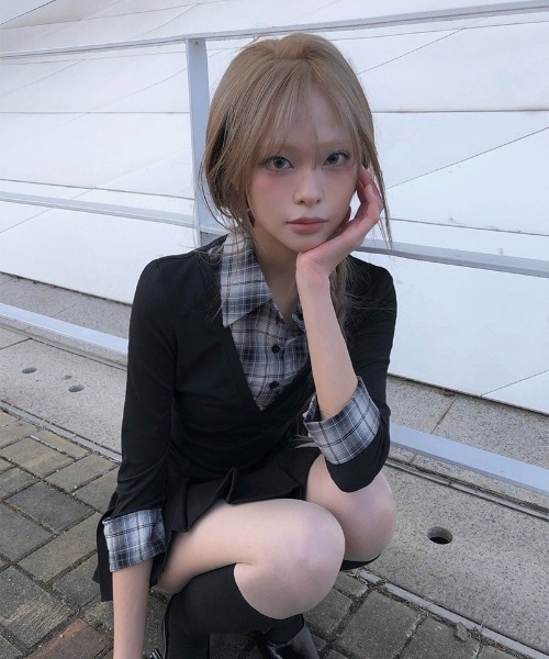anyonemore(エニワンモア)の「ラップ風ダブルボタンテニスミニスカート(スカート・レディース・ブラック・MEDIUM/SMALL)」の15枚目の写真