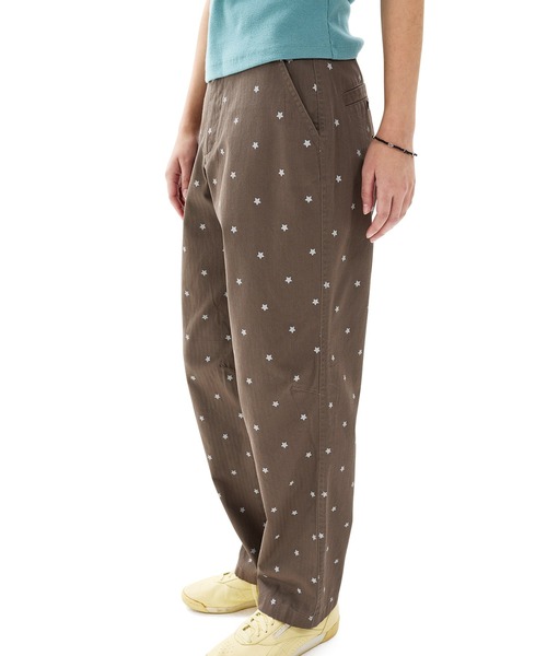 SUNLOVE(サンラブ)の「Herringbone Right Chino(チノパンツ・レディース・ローズ/カモフラージュ/ネイビー/ブラウン/カーキ・S/L/M)」の1枚目の写真