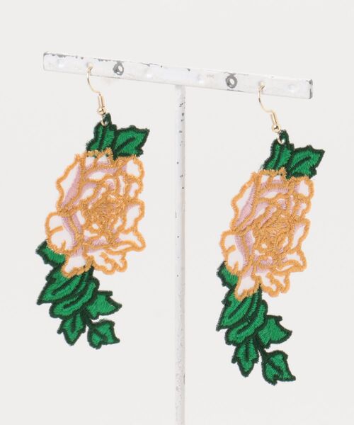 倭物やカヤ(ワモノヤカヤ)の「【倭物やカヤ】清涼 刺繍ピアス(ピアス(両耳用)・レディース・イエロー×グリーン/レッド/ブルー・FREE)」の2枚目の写真