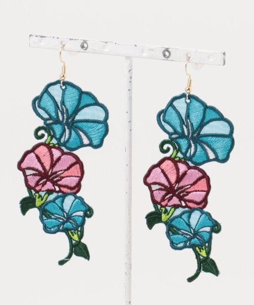 倭物やカヤ(ワモノヤカヤ)の「【倭物やカヤ】清涼 刺繍ピアス(ピアス(両耳用)・レディース・イエロー×グリーン/レッド/ブルー・FREE)」の1枚目の写真