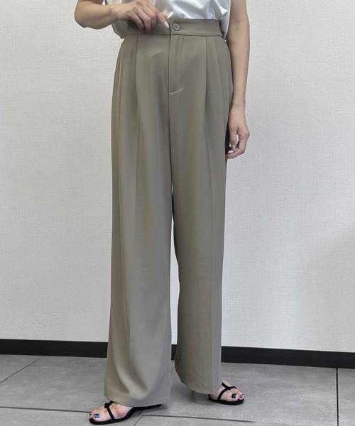 LOWO(ロワ)の「【M~3Lサイズ展開】タック入りセンタープレスワイドスラックスパンツ(スラックス・レディース・グレー/ブラック/オフホワイト/カーキ・L/3L/2L/M)」の8枚目の写真