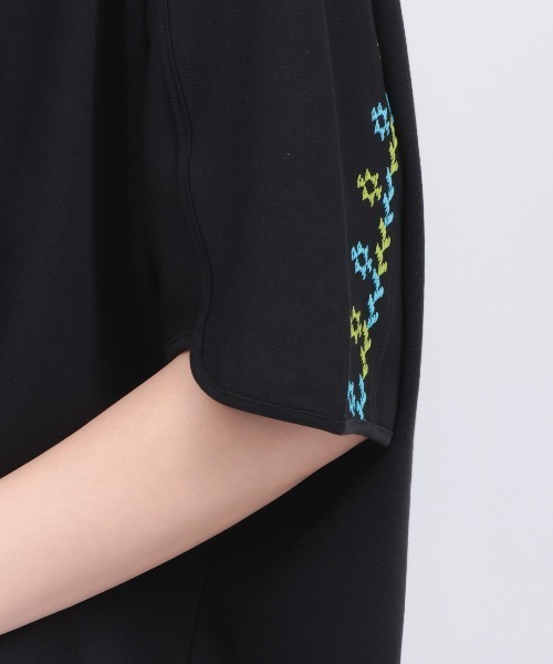 チチカカ(チチカカ)の「汗染み防止バックライン刺繍プルオーバー(Tシャツ/カットソー・レディース・グリーン/アイボリー/ブラック・FREE)」の18枚目の写真