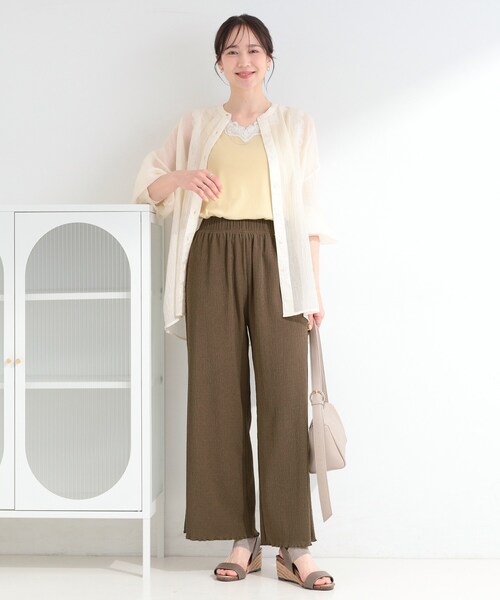 SHOO・LA・RUE(シューラルー)の「【洗濯機可/S-LL】すっきり見え さらさら 楊柳イージーワイドパンツ(その他パンツ・レディース・ブラック/ブラウン系その他/イエロー・02/01/04/03)」の4枚目の写真