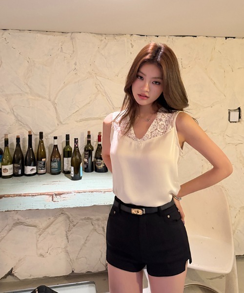 Aelina（エリナ）の「Vネックレースノースリーブトップス（タンクトップ・レディース・ベージュ・L/M/S）」の3枚目の写真