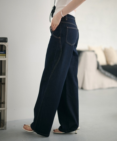 LAULEN(ローレン)の「L embroidery curved stitch denim /Lポケット刺繍カーブステッチワイドデニム(デニムパンツ・レディース・ネイビー・S/M)」の3枚目の写真
