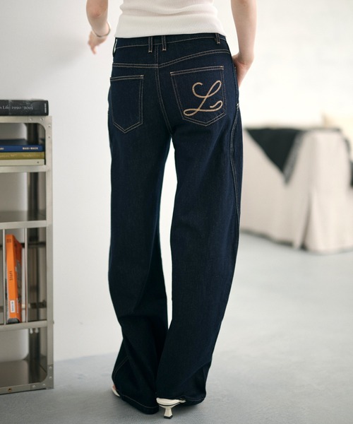 LAULEN(ローレン)の「L embroidery curved stitch denim /Lポケット刺繍カーブステッチワイドデニム(デニムパンツ・レディース・ネイビー・S/M)」の5枚目の写真