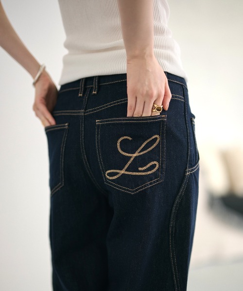LAULEN(ローレン)の「L embroidery curved stitch denim /Lポケット刺繍カーブステッチワイドデニム(デニムパンツ・レディース・ネイビー・S/M)」の9枚目の写真