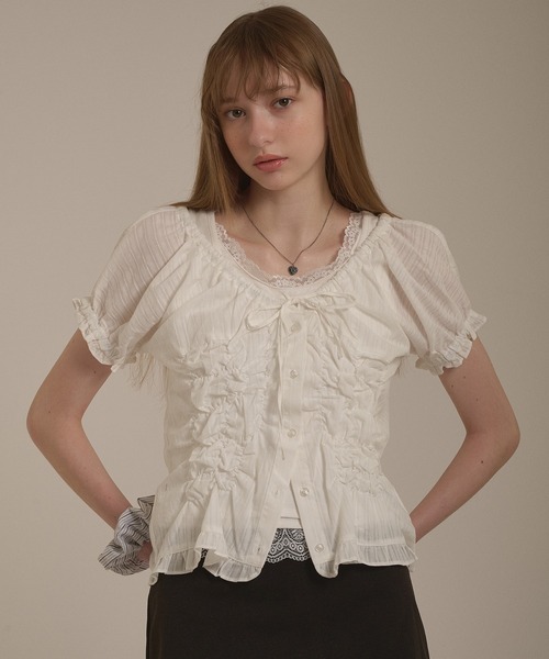 hazyl(ヘイジル)の「shirring 2way blouse / シャーリング2WAYブラウス(シャツ/ブラウス・レディース・ネイビー/オフホワイト/ピンク系その他・フリー)」の6枚目の写真