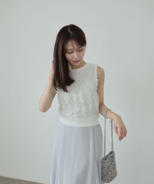MAJESTIC LEGON(マジェスティックレゴン)の「フェザーノースリーブニット(ニット/セーター・レディース・ライトグレー/オフホワイト・MEDIUM)」の10枚目の写真