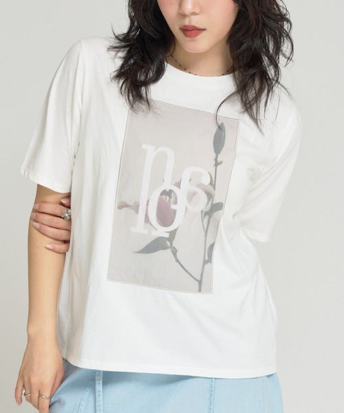 RU.TI.LE(ルチル)の「【RU.TI.LE】シアーボタニカルプリントTシャツ(Tシャツ/カットソー・レディース・ホワイト/チャコールグレー・MEDIUM)」の1枚目の写真