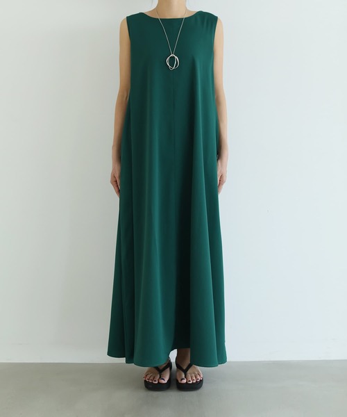 STYLE DELI(スタイルデリ)の「サラすべボートネックロングワンピース(ワンピース・レディース・ダークグリーン/ネイビー・02/01)」の11枚目の写真