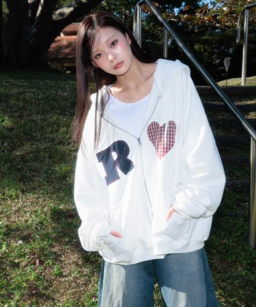ROSEFRANTZ（ロゼフランツ）の「Heart Check Overfit Hood Zip-Up [Ivory]（パーカー・レディース・アイボリー・OS）」の16枚目の写真