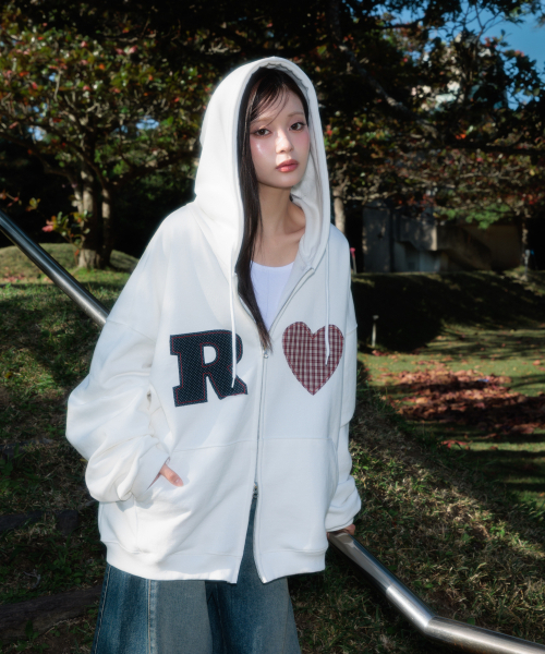 ROSEFRANTZ（ロゼフランツ）の「Heart Check Overfit Hood Zip-Up [Ivory]（パーカー・レディース・アイボリー・OS）」の15枚目の写真