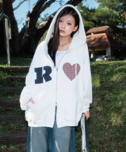 ROSEFRANTZ（ロゼフランツ）の「Heart Check Overfit Hood Zip-Up [Ivory]（パーカー・レディース・アイボリー・OS）」の13枚目の写真