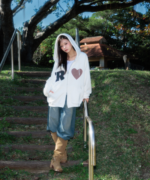 ROSEFRANTZ（ロゼフランツ）の「Heart Check Overfit Hood Zip-Up [Ivory]（パーカー・レディース・アイボリー・OS）」の12枚目の写真