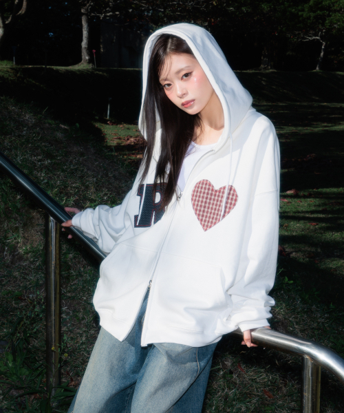 ROSEFRANTZ（ロゼフランツ）の「Heart Check Overfit Hood Zip-Up [Ivory]（パーカー・レディース・アイボリー・OS）」の10枚目の写真