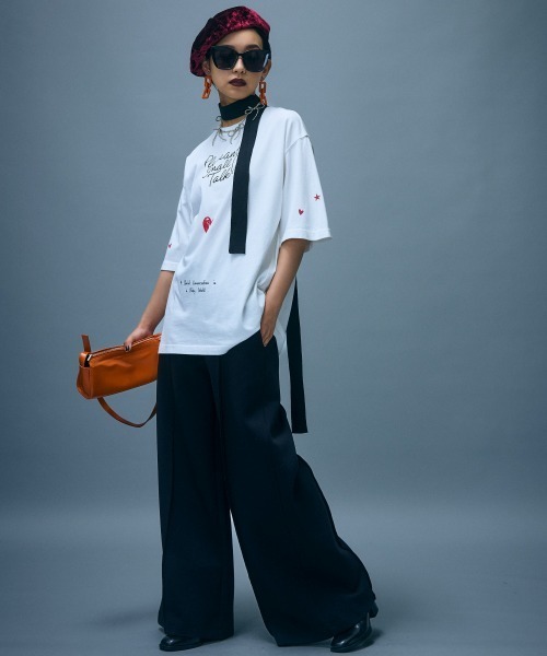 GEVS.(ジェイヴィス)の「綿100%ロゴプリントTシャツ<大きいサイズ有>GEVS.(Tシャツ/カットソー・レディース・スミクロ/オフホワイト・5L/4L/3L/LL/L/M)」の3枚目の写真