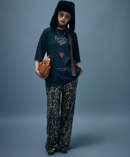 GEVS.(ジェイヴィス)の「綿100%ロゴプリントTシャツ<大きいサイズ有>GEVS.(Tシャツ/カットソー・レディース・スミクロ/オフホワイト・5L/4L/3L/LL/L/M)」の6枚目の写真
