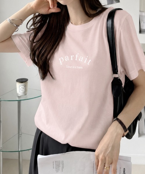 sowme.（ソウミー）の「大人可愛く着回せる?【フレンチロゴ ベーシック Tシャツ】（Tシャツ/カットソー・レディース・ベビーピンク/グレイッシュブルー・LARGE/MEDIUM/SMALL）」の3枚目の写真