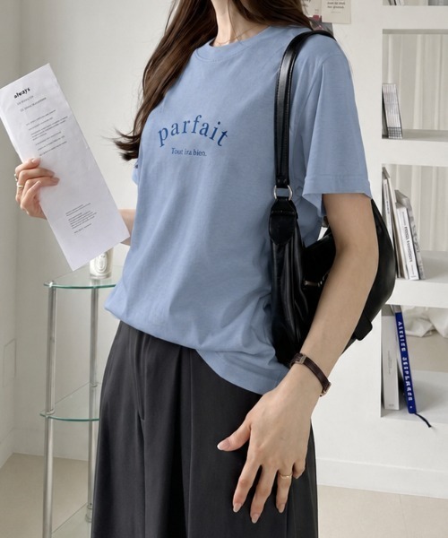 sowme.（ソウミー）の「大人可愛く着回せる?【フレンチロゴ ベーシック Tシャツ】（Tシャツ/カットソー・レディース・ベビーピンク/グレイッシュブルー・LARGE/MEDIUM/SMALL）」の6枚目の写真