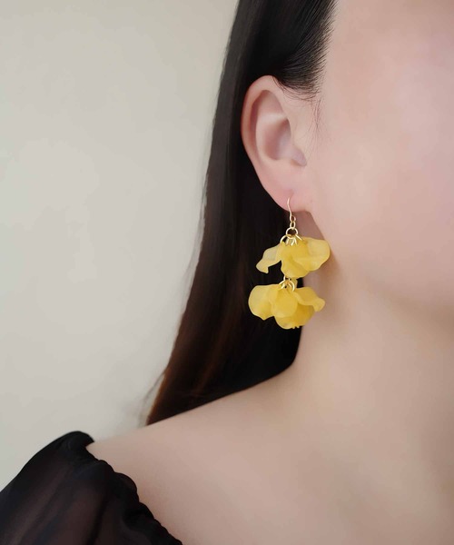 CERCA（チェルカ）の「jolie minette/2連 ボリューム 主役ピアス/アレルギー対応（ピアス（両耳用）・レディース・ターメリック/ライトイエロー/ホワイト・FREE）」の9枚目の写真