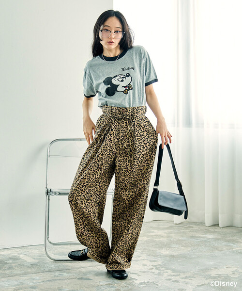 FREAK'S STORE(フリークスストア)の「GOOD ROCK SPEED × FREAK'S STORE/グッドスピード 【MICKEY MOUSE】 Leopard logo ringer Tシャツ/ミッキーマウス/ 別注レオパード柄 ロゴリンガーTシャツ(Tシャツ/カットソー・レディース・オフホワイト/ライトグレー・フリ-)」の6枚目の写真