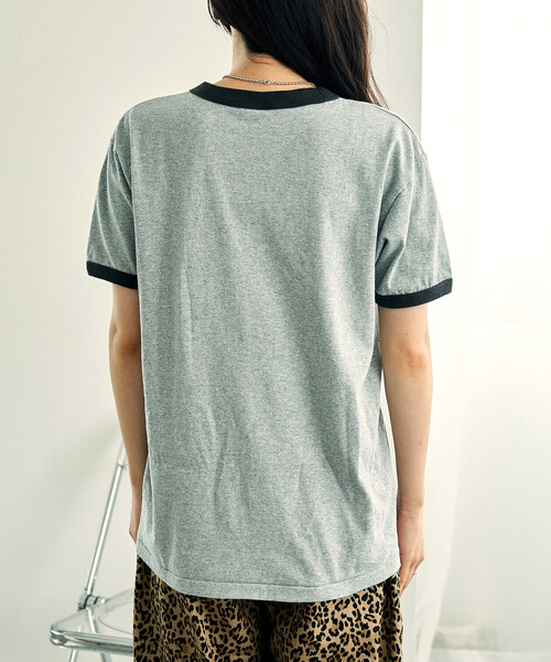 FREAK'S STORE(フリークスストア)の「GOOD ROCK SPEED × FREAK'S STORE/グッドスピード 【MICKEY MOUSE】 Leopard logo ringer Tシャツ/ミッキーマウス/ 別注レオパード柄 ロゴリンガーTシャツ(Tシャツ/カットソー・レディース・オフホワイト/ライトグレー・フリ-)」の12枚目の写真
