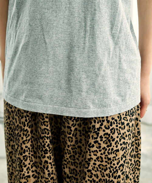 FREAK'S STORE(フリークスストア)の「GOOD ROCK SPEED × FREAK'S STORE/グッドスピード 【MICKEY MOUSE】 Leopard logo ringer Tシャツ/ミッキーマウス/ 別注レオパード柄 ロゴリンガーTシャツ(Tシャツ/カットソー・レディース・オフホワイト/ライトグレー・フリ-)」の15枚目の写真
