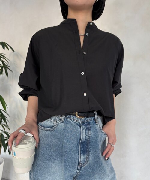 Jena espace merveilleux(ジェナ エスパスメルヴェイユ)の「バックフリルブラウス(シャツ/ブラウス・レディース・オフホワイト/ブラック/ベージュ・FREE)」の2枚目の写真