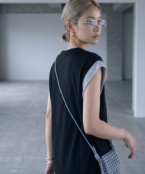 STYLE DELI（スタイルデリ）の「【BLK001】スリーブコントラストコットンTシャツ（Tシャツ/カットソー・レディース・ブラック/グレー・FREE）」の7枚目の写真
