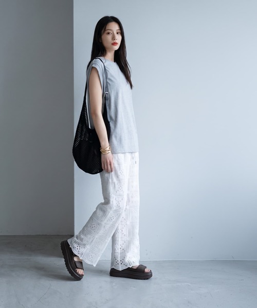 STYLE DELI（スタイルデリ）の「【BLK001】スリーブコントラストコットンTシャツ（Tシャツ/カットソー・レディース・ブラック/グレー・FREE）」の12枚目の写真