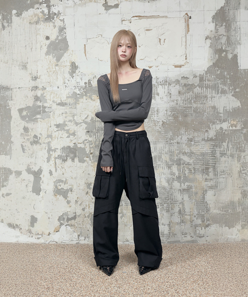 ETRE AU SOMMET(エトレオソメ)の「Bust Line Pintuck Detail Long Sleeve (Dark Gray)(Tシャツ/カットソー・レディース・ダークグレー・FREE)」の6枚目の写真
